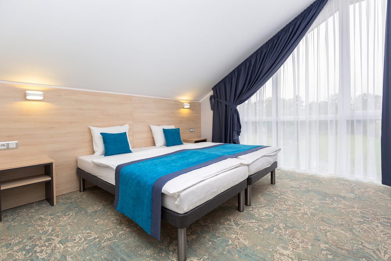 Hotel Vela Tczew Bagian luar foto