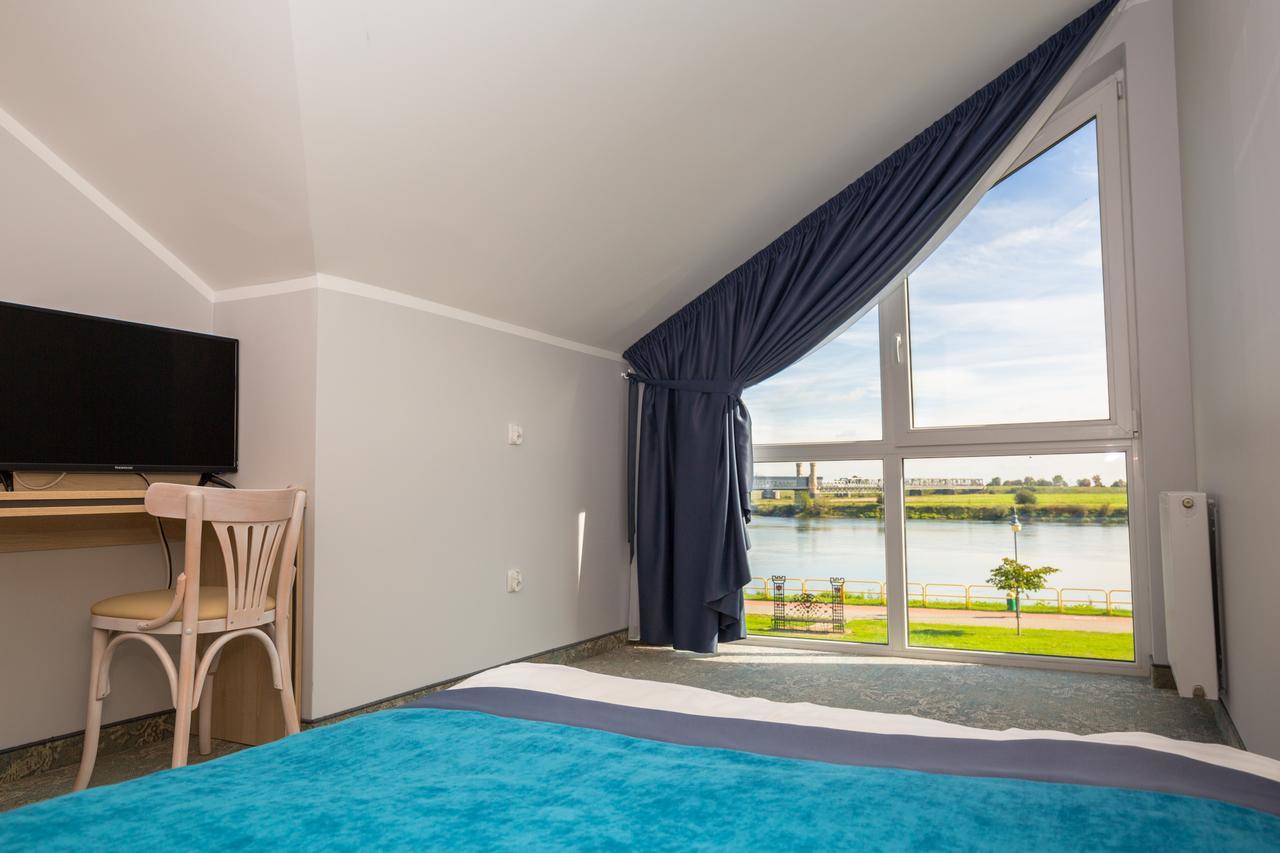 Hotel Vela Tczew Bagian luar foto