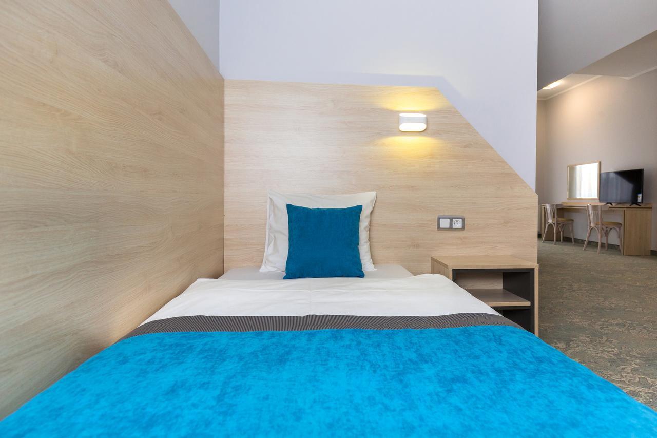 Hotel Vela Tczew Bagian luar foto