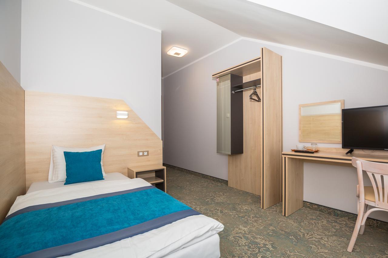 Hotel Vela Tczew Bagian luar foto