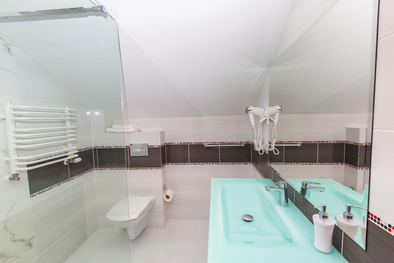 Hotel Vela Tczew Bagian luar foto
